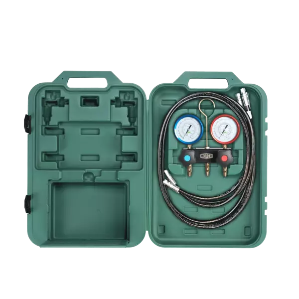 Gruppo manometrico a 2 vie, con manometri a bagno d'olio tipo Bourdon, Classe 1.0, scala per pressione: bar / psi, con 3 tubi flessibili 1/4" SAE, 72"/180 cm, in valigetta robusta